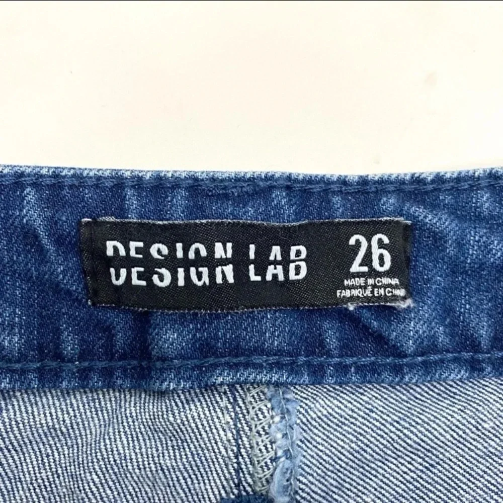 Lord & Taylor Desing Lab High waisted Frayed hem Denim Jean Shorts Beach Size 26